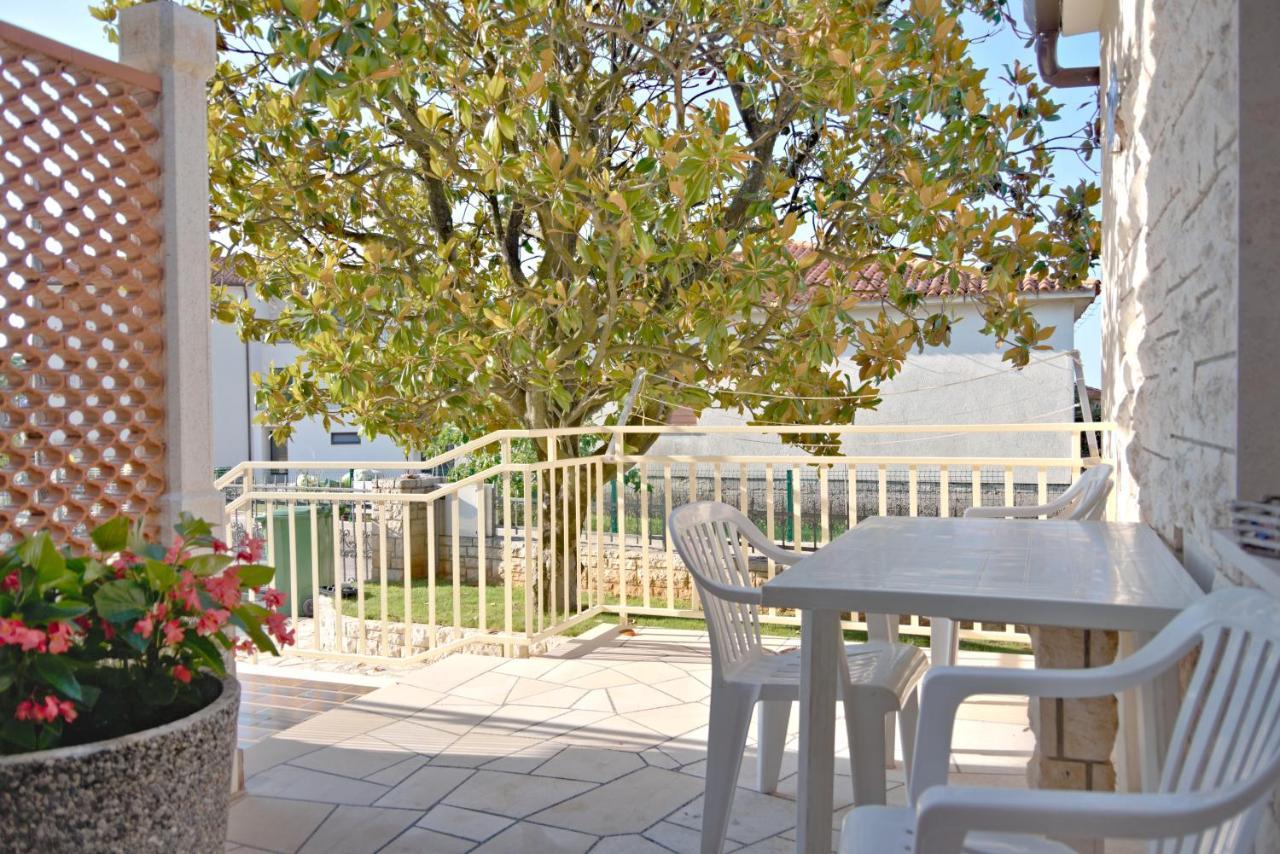 Apartments Vili Umag Exterior foto